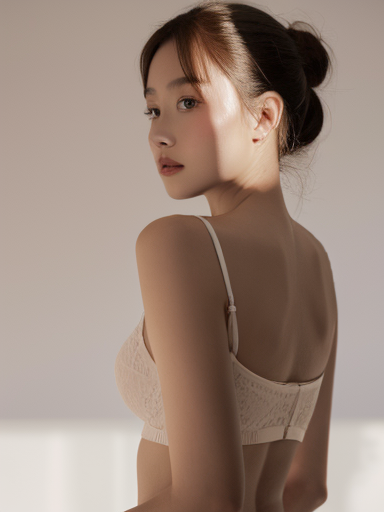 从情绪波动到自我修复：女生走出失恋的心理变化与表现
